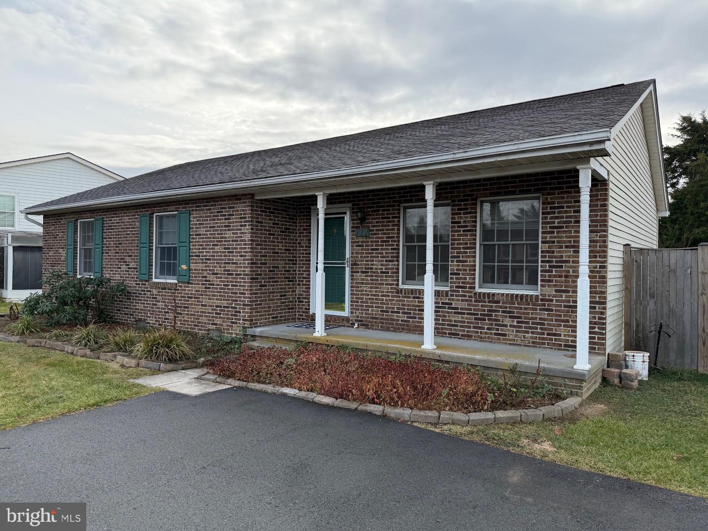 111 MEADOWVIEW CT, WINCHESTER, Virginia 22602, 3 Bedrooms Bedrooms, ,1 BathroomBathrooms,Residential,For sale,111 MEADOWVIEW CT,VAFV2038234 MLS # VAFV2038234