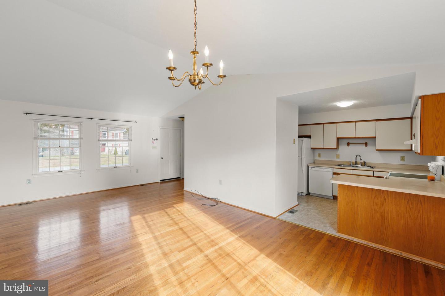 111 MEADOWVIEW CT, WINCHESTER, Virginia 22602, 3 Bedrooms Bedrooms, ,1 BathroomBathrooms,Residential,For sale,111 MEADOWVIEW CT,VAFV2038234 MLS # VAFV2038234