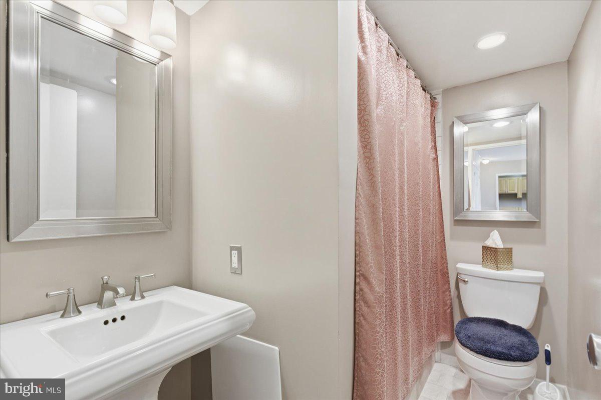 4501 ARLINGTON BLVD #707, ARLINGTON, Virginia 22203, 1 Bedroom Bedrooms, ,1 BathroomBathrooms,Residential,For sale,4501 ARLINGTON BLVD #707,VAAR2066480 MLS # VAAR2066480 4501 ARLINGTON BLVD #707, ARLINGTON, Virginia 22203, 1 Bedroom Bedrooms, ,1 BathroomBathrooms,Residential,For sale,4501 ARLINGTON BLVD #707,VAAR2066480 MLS # VAAR2066480