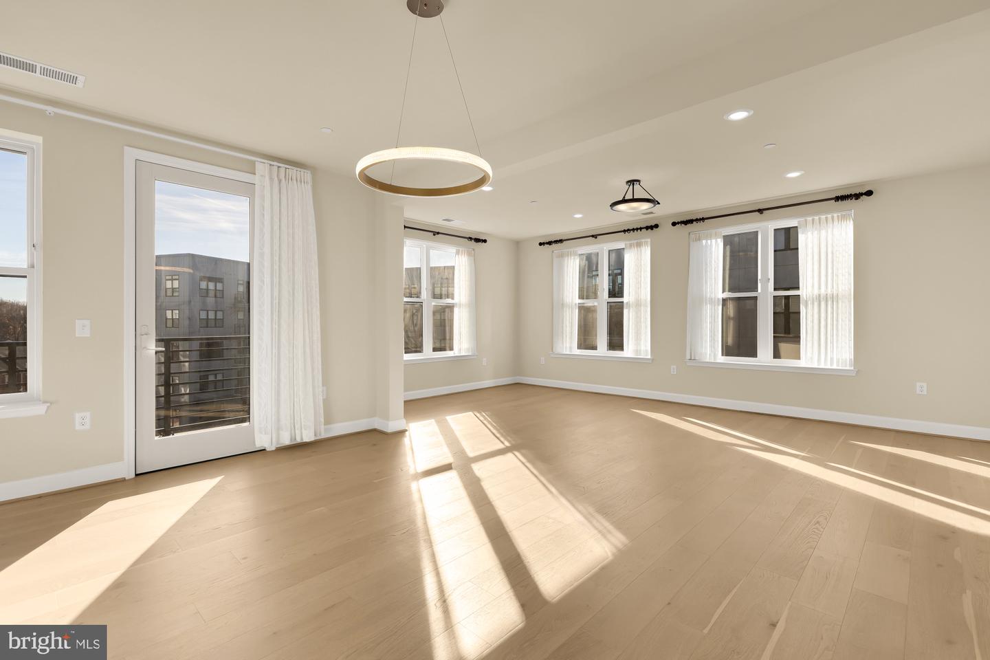 9555 SAINTSBURY DR #503, FAIRFAX, Virginia 22031, 2 Bedrooms Bedrooms, ,2 BathroomsBathrooms,Residential,For sale,9555 SAINTSBURY DR #503,VAFX2280722 MLS # VAFX2280722