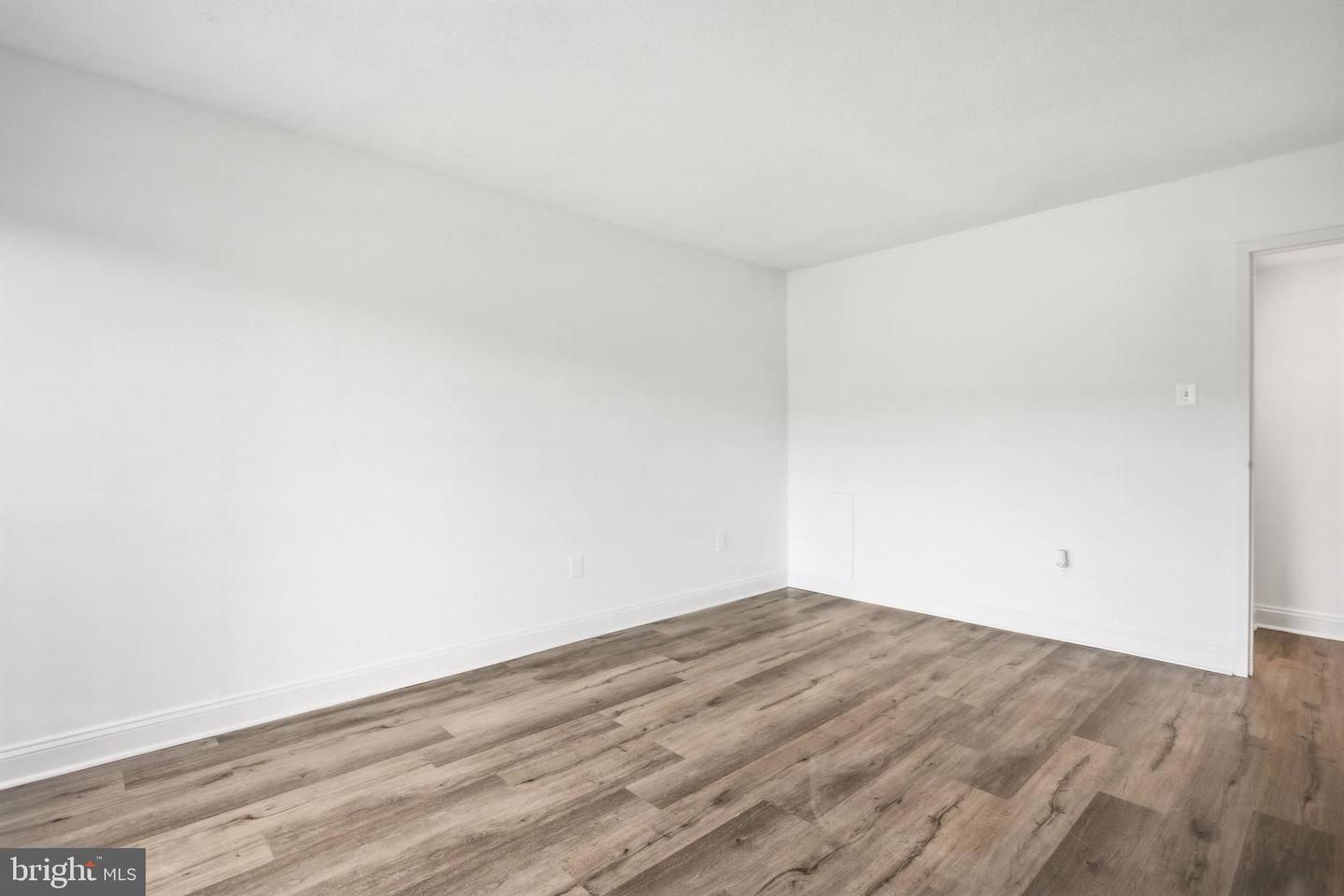 1300 ARMY NAVY DR #124, ARLINGTON, Virginia 22202, 1 Bedroom Bedrooms, ,1 BathroomBathrooms,Residential,For sale,1300 ARMY NAVY DR #124,VAAR2066486 MLS # VAAR2066486