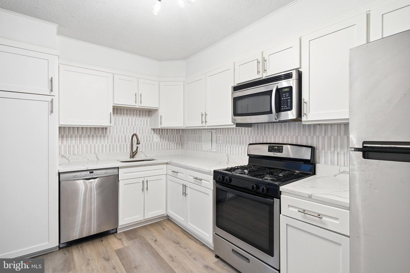 1300 ARMY NAVY DR #124, ARLINGTON, Virginia 22202, 1 Bedroom Bedrooms, ,1 BathroomBathrooms,Residential,For sale,1300 ARMY NAVY DR #124,VAAR2066486 MLS # VAAR2066486