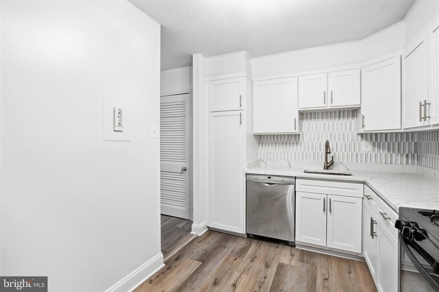 1300 ARMY NAVY DR #124, ARLINGTON, Virginia 22202, 1 Bedroom Bedrooms, ,1 BathroomBathrooms,Residential,For sale,1300 ARMY NAVY DR #124,VAAR2066486 MLS # VAAR2066486