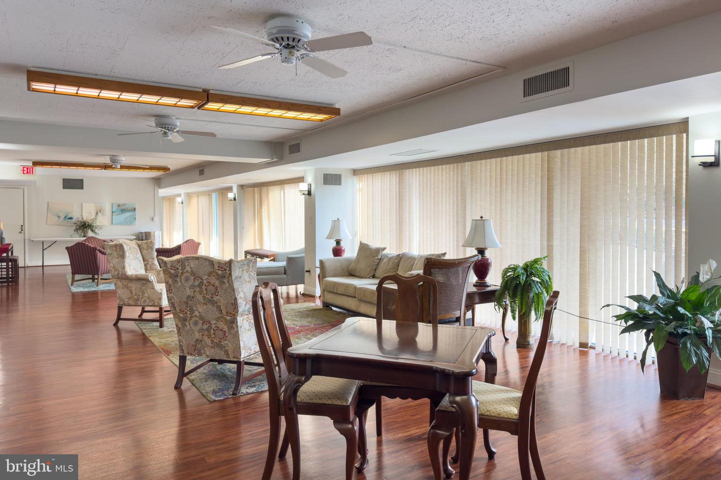 1300 ARMY NAVY DR #124, ARLINGTON, Virginia 22202, 1 Bedroom Bedrooms, ,1 BathroomBathrooms,Residential,For sale,1300 ARMY NAVY DR #124,VAAR2066486 MLS # VAAR2066486