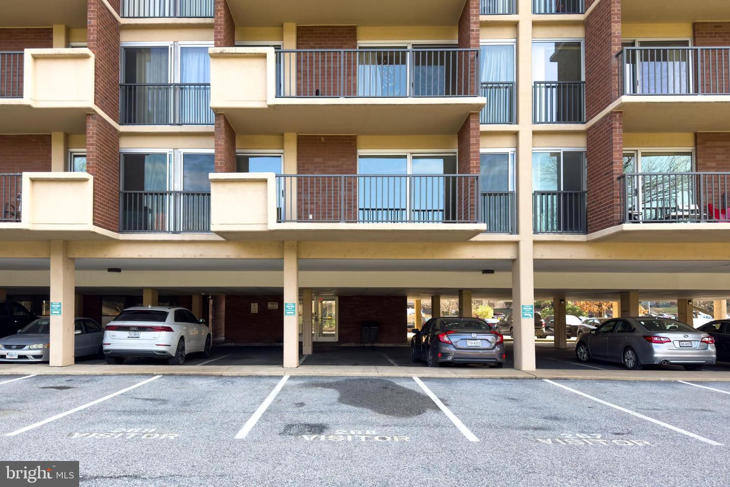 1300 ARMY NAVY DR #124, ARLINGTON, Virginia 22202, 1 Bedroom Bedrooms, ,1 BathroomBathrooms,Residential,For sale,1300 ARMY NAVY DR #124,VAAR2066486 MLS # VAAR2066486