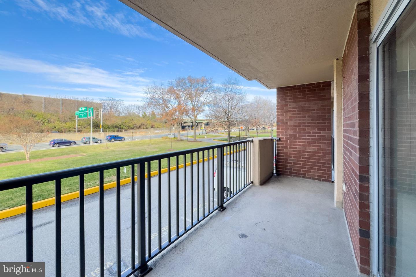 1300 ARMY NAVY DR #124, ARLINGTON, Virginia 22202, 1 Bedroom Bedrooms, ,1 BathroomBathrooms,Residential,For sale,1300 ARMY NAVY DR #124,VAAR2066486 MLS # VAAR2066486