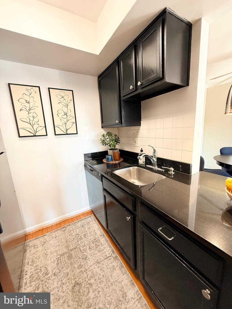 14901 RYDELL RD #303, CENTREVILLE, Virginia 20121, 2 Bedrooms Bedrooms, 4 Rooms Rooms,2 BathroomsBathrooms,Residential,For sale,14901 RYDELL RD #303,VAFX2280894 MLS # VAFX2280894 14901 RYDELL RD #303, CENTREVILLE, Virginia 20121, 2 Bedrooms Bedrooms, 4 Rooms Rooms,2 BathroomsBathrooms,Residential,For sale,14901 RYDELL RD #303,VAFX2280894 MLS # VAFX2280894