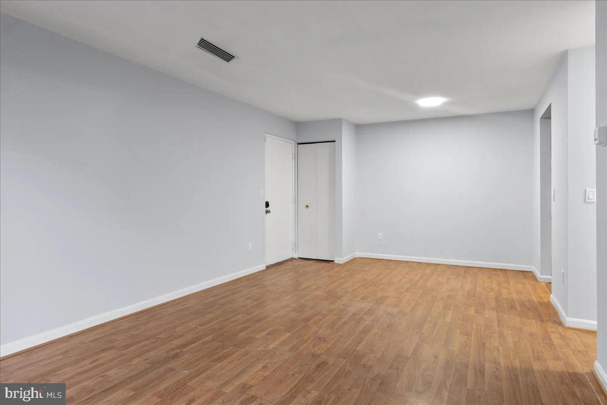 14903 RYDELL RD #104, CENTREVILLE, Virginia 20121, 1 Bedroom Bedrooms, ,1 BathroomBathrooms,Residential,For sale,14903 RYDELL RD #104,VAFX2280932 MLS # VAFX2280932