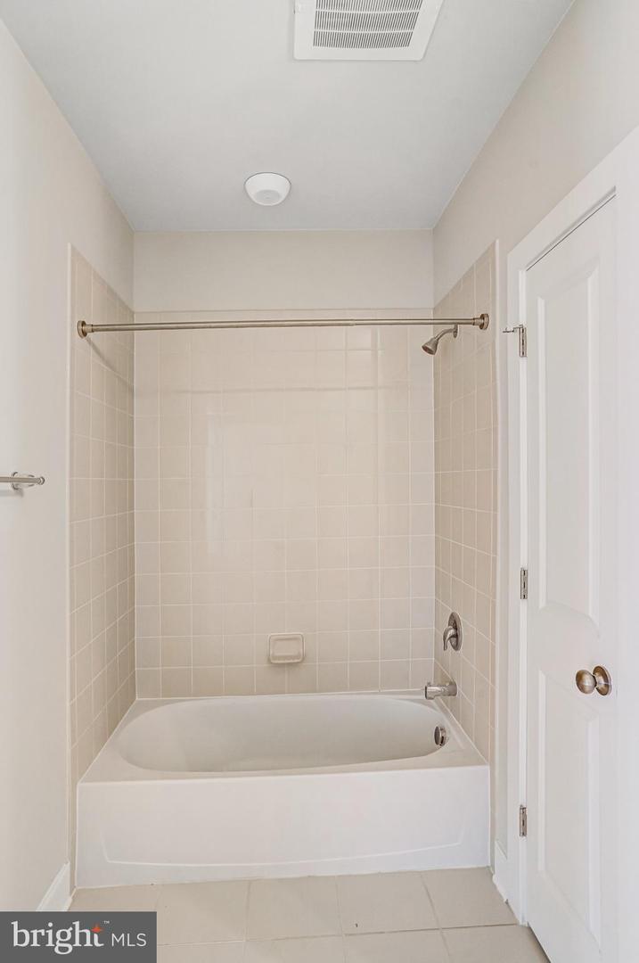 9523 BASTILLE ST #207, FAIRFAX, Virginia 22031, 2 Bedrooms Bedrooms, ,2 BathroomsBathrooms,Residential,For sale,9523 BASTILLE ST #207,VAFX2281368 MLS # VAFX2281368 9523 BASTILLE ST #207, FAIRFAX, Virginia 22031, 2 Bedrooms Bedrooms, ,2 BathroomsBathrooms,Residential,For sale,9523 BASTILLE ST #207,VAFX2281368 MLS # VAFX2281368