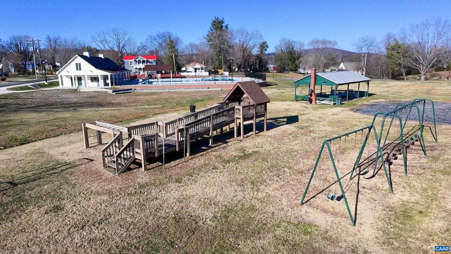 105 LINNEY ST, GORDONSVILLE, Virginia 22942, 4 Bedrooms Bedrooms, ,3 BathroomsBathrooms,Residential,For sale,105 LINNEY ST,671587 MLS # 671587