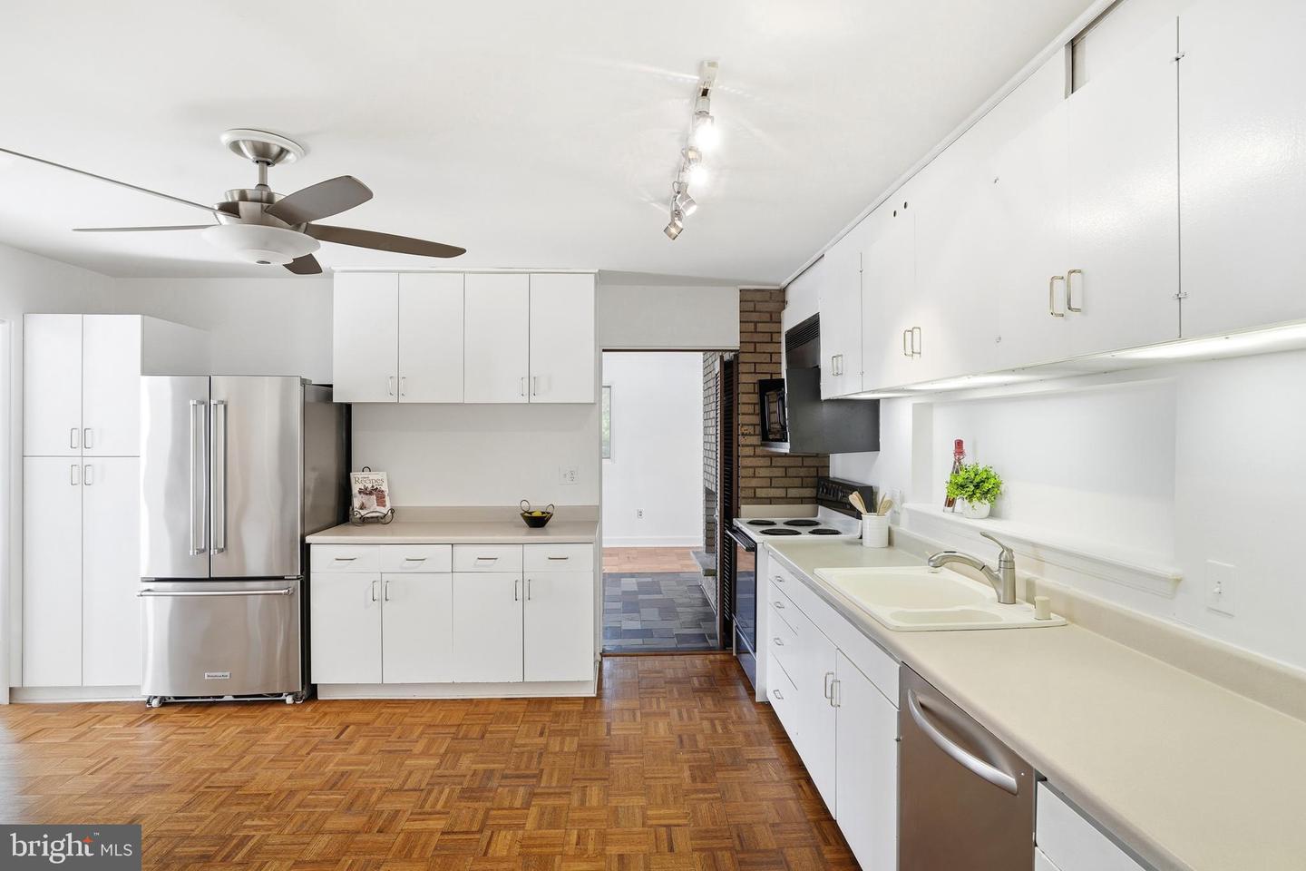 2745 N RADFORD ST, ARLINGTON, Virginia 22207, 6 Bedrooms Bedrooms, ,6 BathroomsBathrooms,Residential,For sale,2745 N RADFORD ST,VAAR2066586 MLS # VAAR2066586