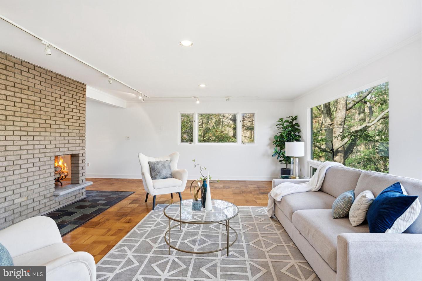 2745 N RADFORD ST, ARLINGTON, Virginia 22207, 6 Bedrooms Bedrooms, ,6 BathroomsBathrooms,Residential,For sale,2745 N RADFORD ST,VAAR2066586 MLS # VAAR2066586