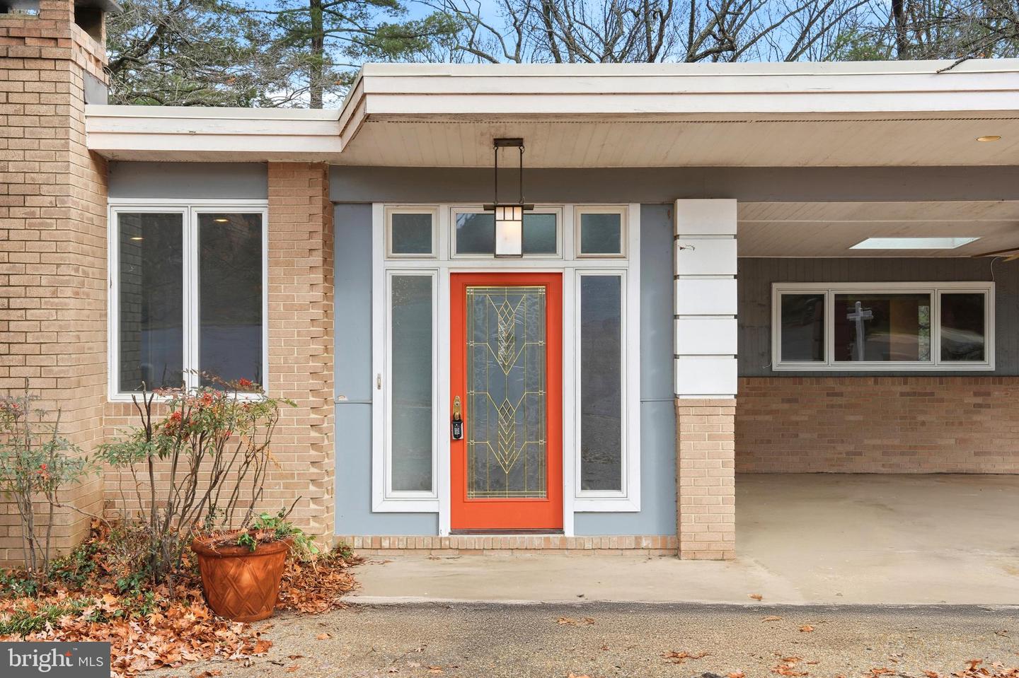 2745 N RADFORD ST, ARLINGTON, Virginia 22207, 6 Bedrooms Bedrooms, ,6 BathroomsBathrooms,Residential,For sale,2745 N RADFORD ST,VAAR2066586 MLS # VAAR2066586