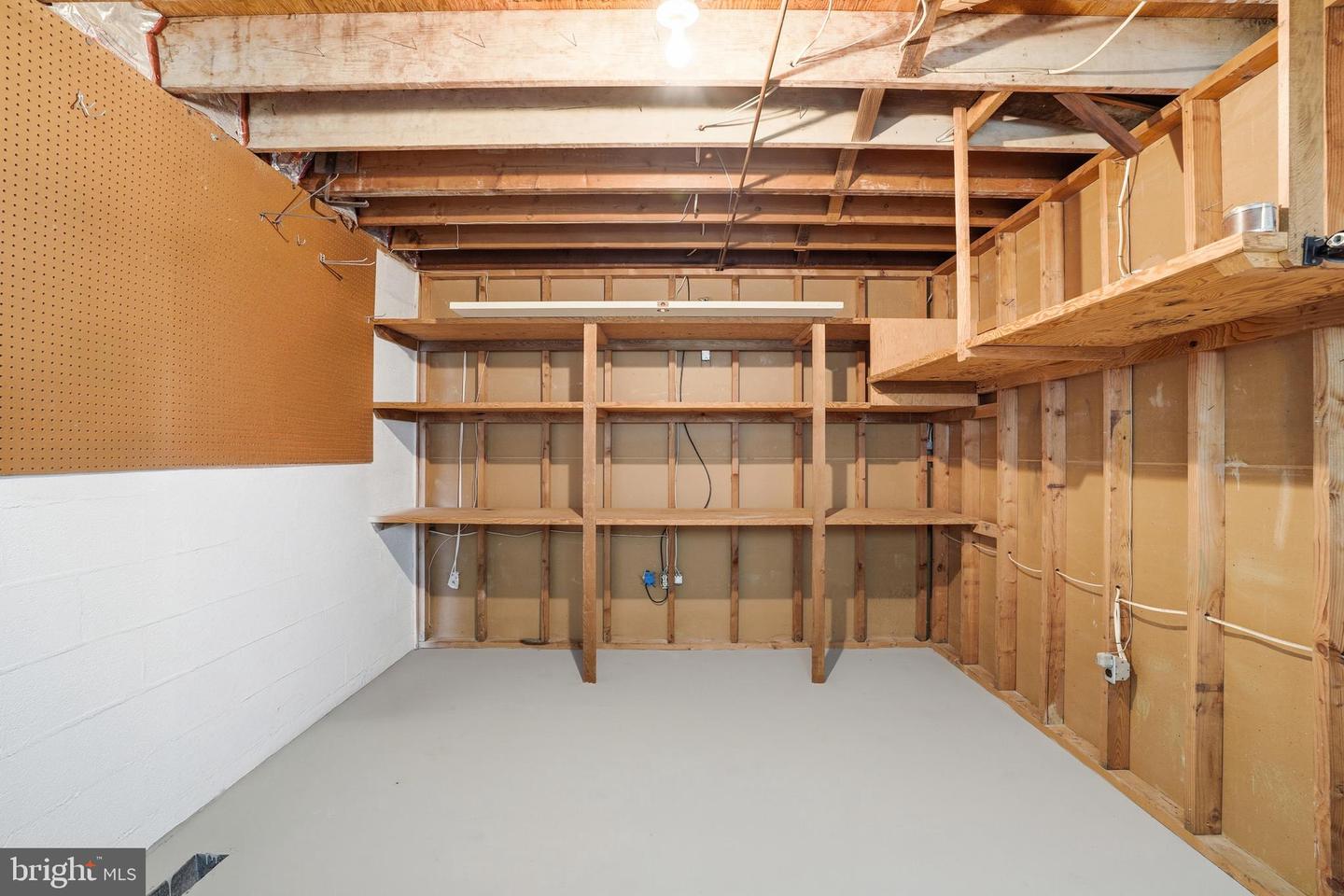 2745 N RADFORD ST, ARLINGTON, Virginia 22207, 6 Bedrooms Bedrooms, ,6 BathroomsBathrooms,Residential,For sale,2745 N RADFORD ST,VAAR2066586 MLS # VAAR2066586