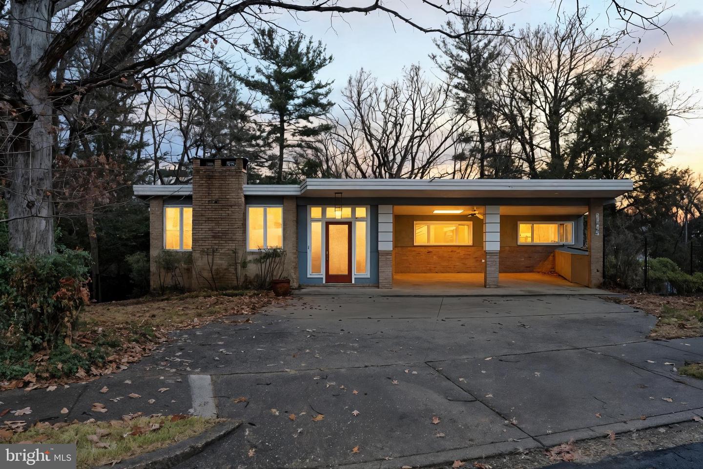 2745 N RADFORD ST, ARLINGTON, Virginia 22207, 6 Bedrooms Bedrooms, ,6 BathroomsBathrooms,Residential,For sale,2745 N RADFORD ST,VAAR2066586 MLS # VAAR2066586