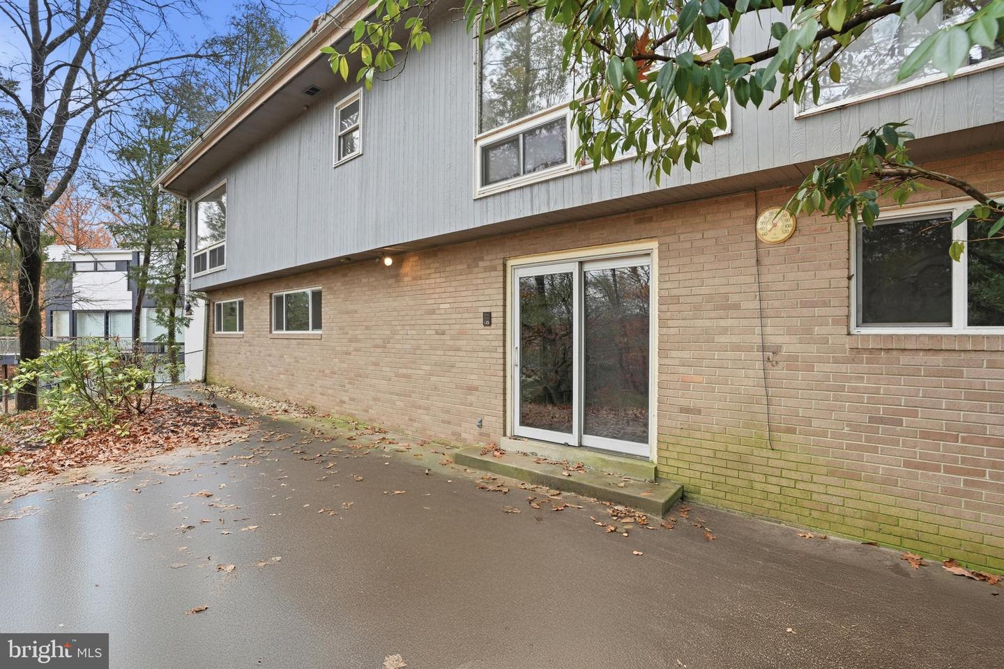 2745 N RADFORD ST, ARLINGTON, Virginia 22207, 6 Bedrooms Bedrooms, ,6 BathroomsBathrooms,Residential,For sale,2745 N RADFORD ST,VAAR2066586 MLS # VAAR2066586