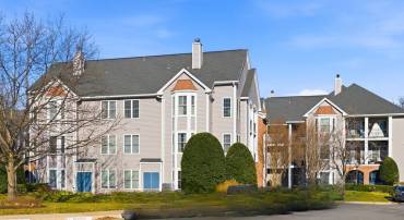 20419 RIVERBEND SQ #200, STERLING, Virginia 20165, 2 Bedrooms Bedrooms, 4 Rooms Rooms,2 BathroomsBathrooms,Residential,For sale,20419 RIVERBEND SQ #200,VALO2111958 MLS # VALO2111958