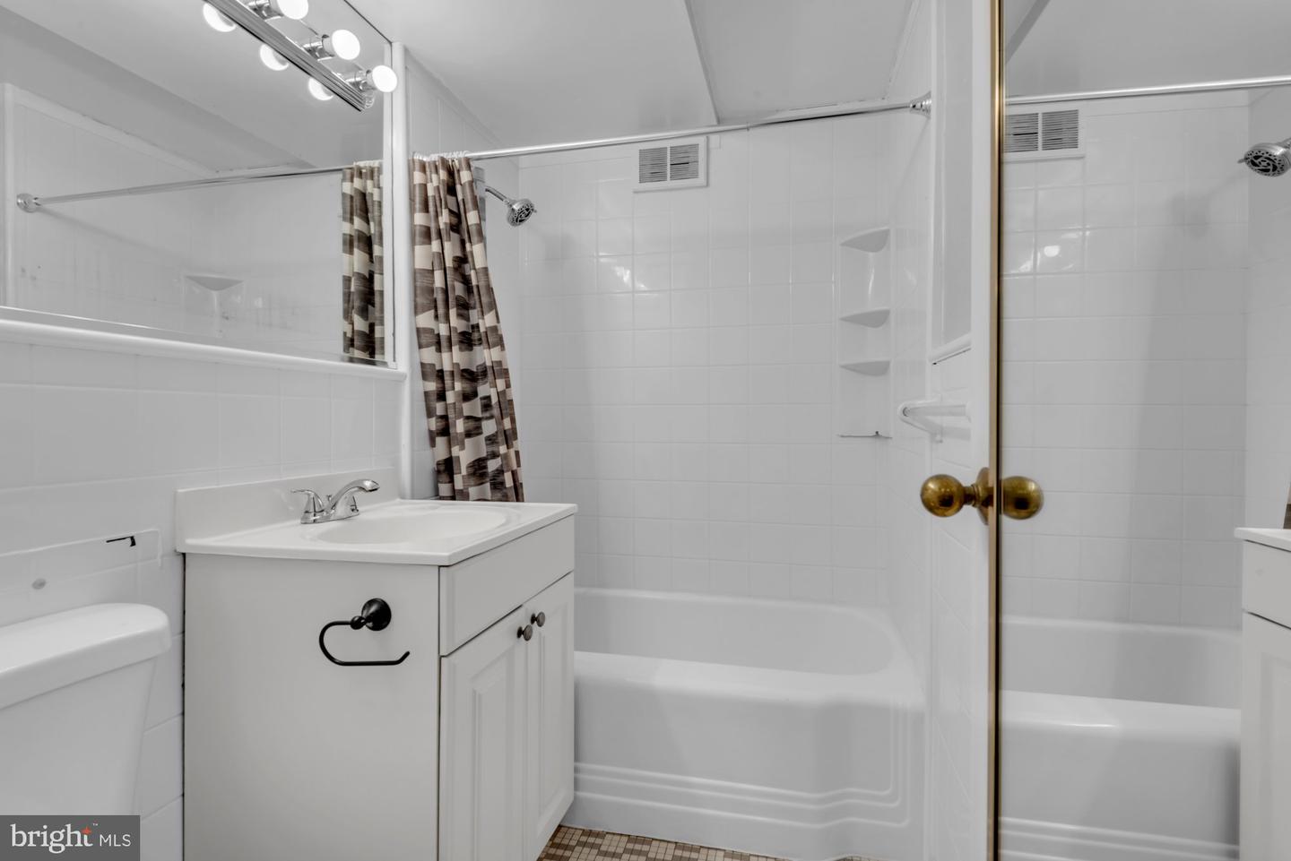 1711 MASSACHUSETTS NW #223, WASHINGTON, District Of Columbia 20036, 1 Bedroom Bedrooms, ,1 BathroomBathrooms,Residential,For sale,1711 MASSACHUSETTS NW #223,DCDC2233858 MLS # DCDC2233858