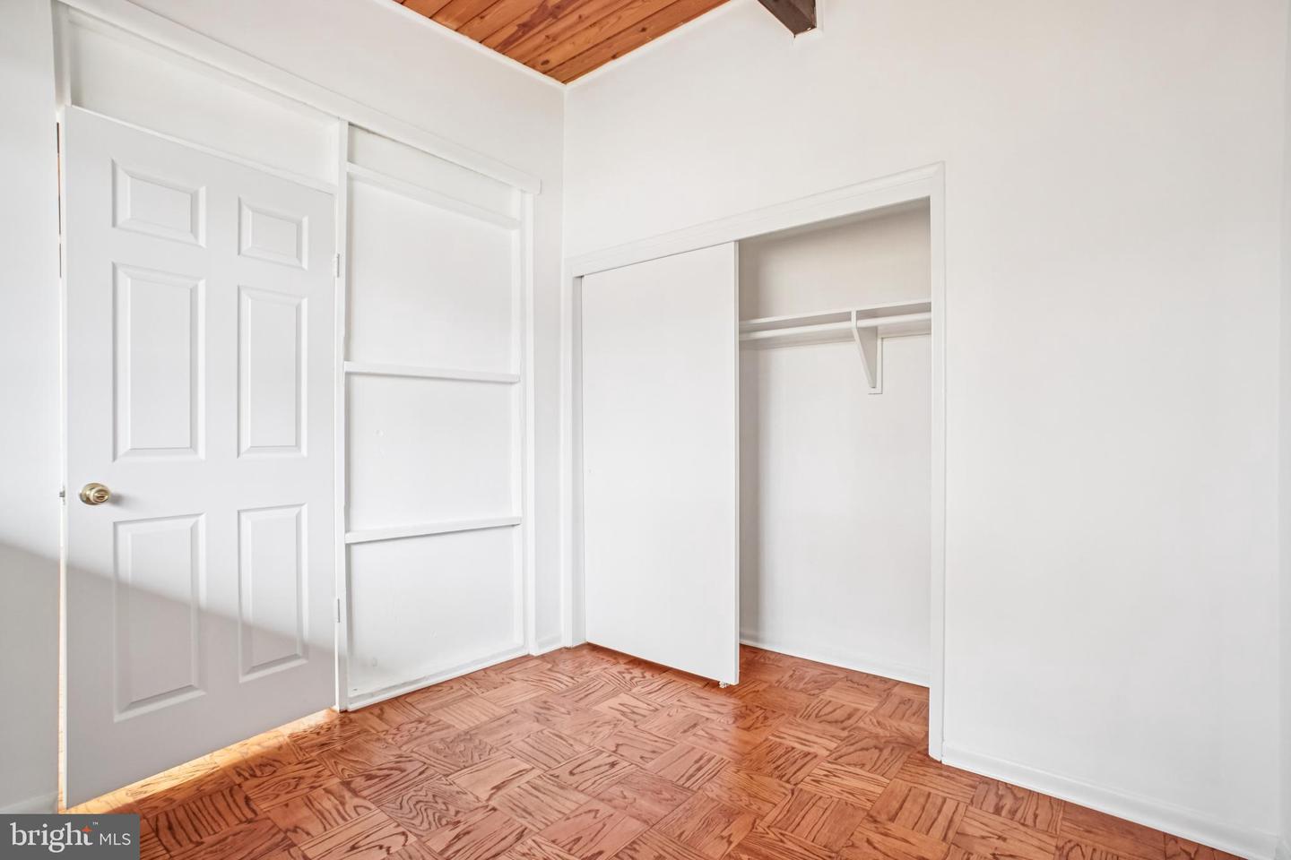 4333 AMERICANA DR #203, ANNANDALE, Virginia 22003, 2 Bedrooms Bedrooms, ,1 BathroomBathrooms,Residential,For sale,4333 AMERICANA DR #203,VAFX2281478 MLS # VAFX2281478