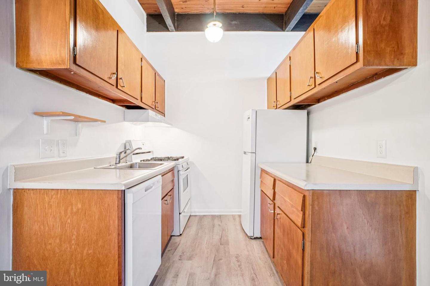 4333 AMERICANA DR #203, ANNANDALE, Virginia 22003, 2 Bedrooms Bedrooms, ,1 BathroomBathrooms,Residential,For sale,4333 AMERICANA DR #203,VAFX2281478 MLS # VAFX2281478