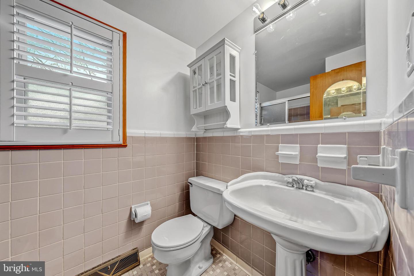 8602 SPRUCE ST, MANASSAS, Virginia 20111, 3 Bedrooms Bedrooms, ,3 BathroomsBathrooms,Residential,For sale,8602 SPRUCE ST,VAPW2108630 MLS # VAPW2108630