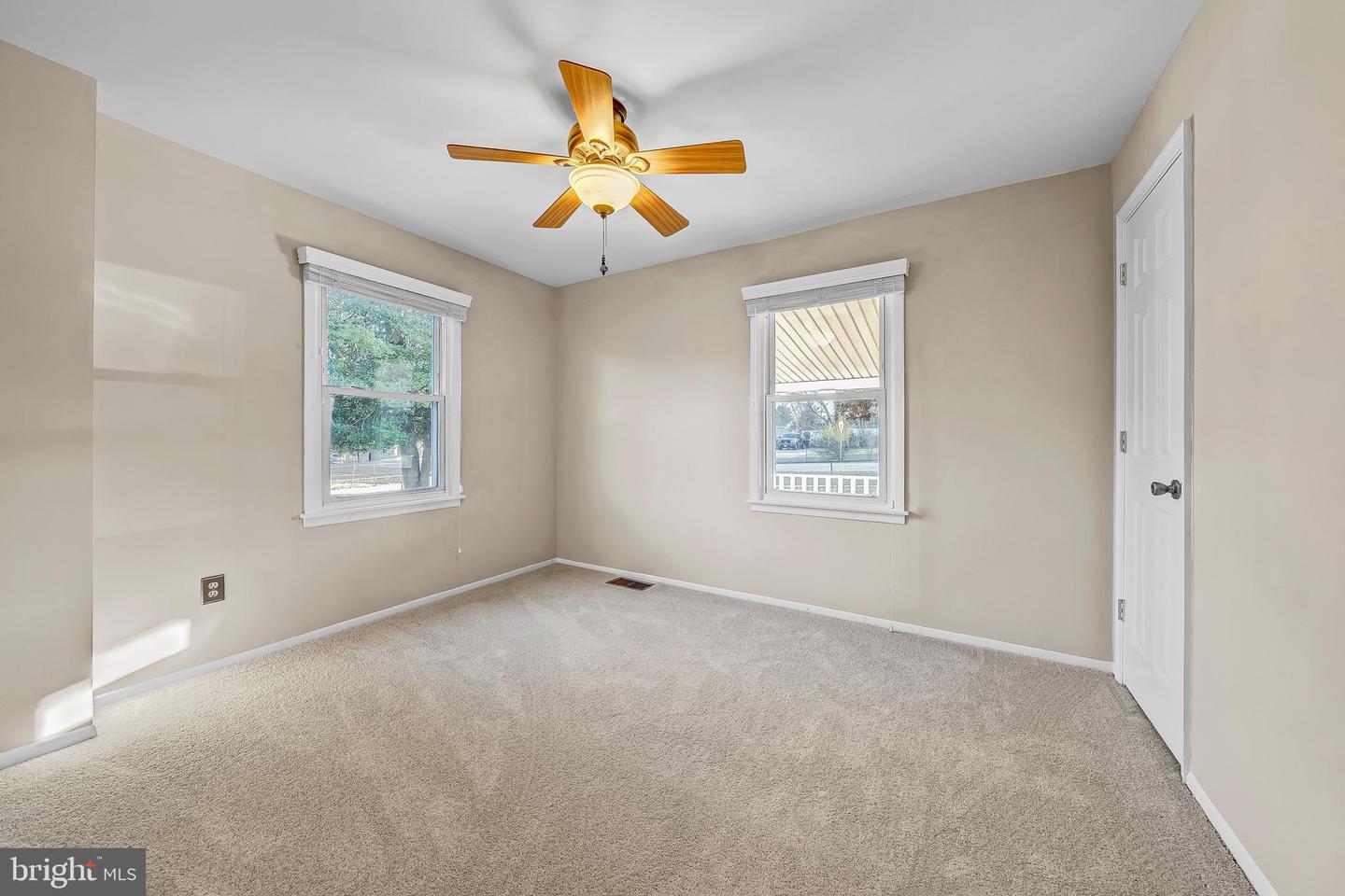 8602 SPRUCE ST, MANASSAS, Virginia 20111, 3 Bedrooms Bedrooms, ,3 BathroomsBathrooms,Residential,For sale,8602 SPRUCE ST,VAPW2108630 MLS # VAPW2108630