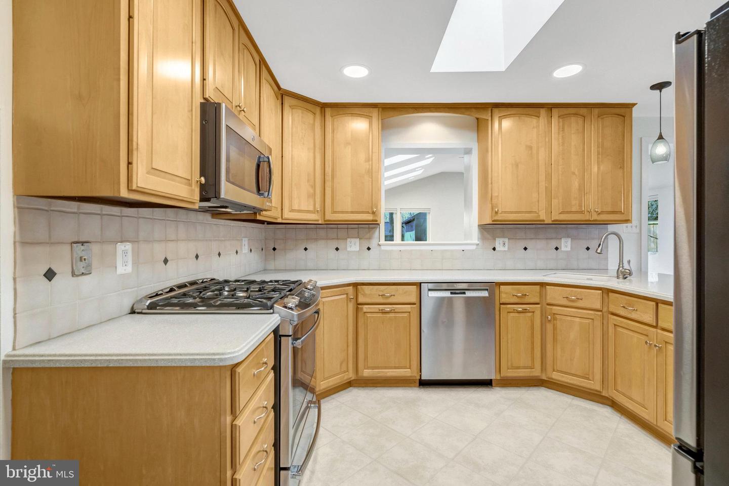 15005 PONDERLAY DR, CENTREVILLE, Virginia 20120, 3 Bedrooms Bedrooms, 11 Rooms Rooms,3 BathroomsBathrooms,Residential,For sale,15005 PONDERLAY DR,VAFX2281140 MLS # VAFX2281140