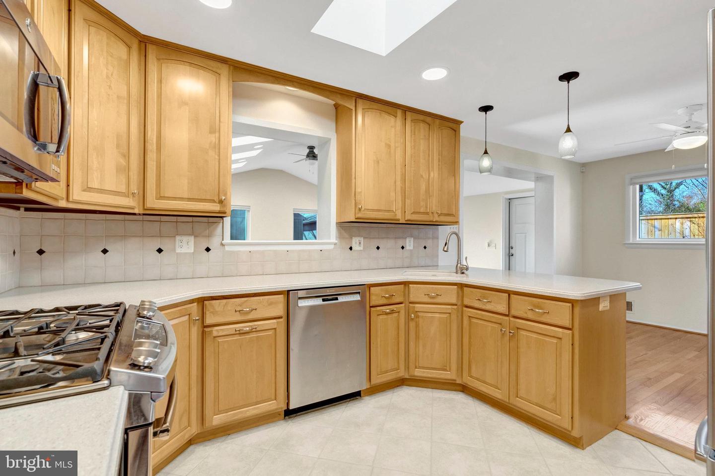 15005 PONDERLAY DR, CENTREVILLE, Virginia 20120, 3 Bedrooms Bedrooms, 11 Rooms Rooms,3 BathroomsBathrooms,Residential,For sale,15005 PONDERLAY DR,VAFX2281140 MLS # VAFX2281140