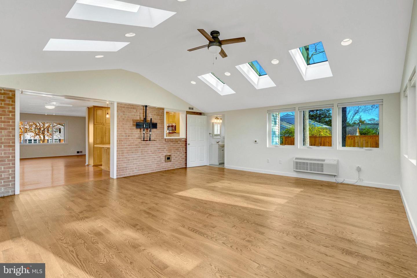 15005 PONDERLAY DR, CENTREVILLE, Virginia 20120, 3 Bedrooms Bedrooms, 11 Rooms Rooms,3 BathroomsBathrooms,Residential,For sale,15005 PONDERLAY DR,VAFX2281140 MLS # VAFX2281140