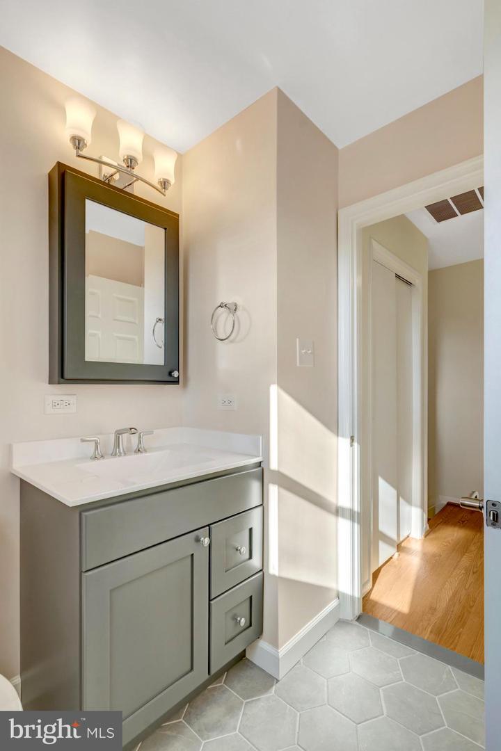 15005 PONDERLAY DR, CENTREVILLE, Virginia 20120, 3 Bedrooms Bedrooms, 11 Rooms Rooms,3 BathroomsBathrooms,Residential,For sale,15005 PONDERLAY DR,VAFX2281140 MLS # VAFX2281140