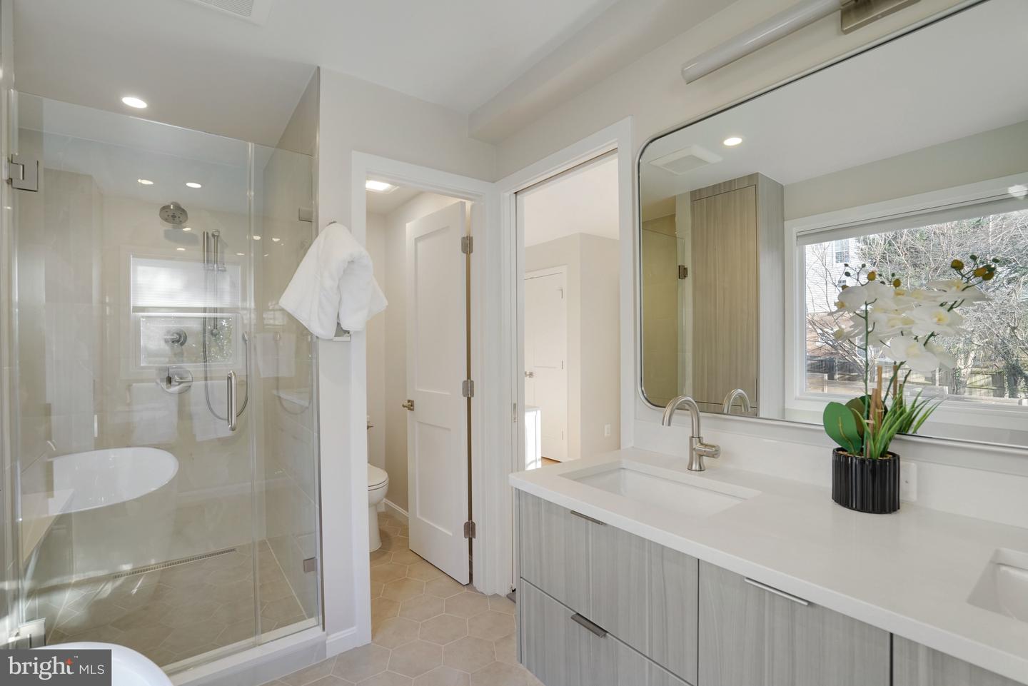 1026 BIRCH ST, FALLS CHURCH, Virginia 22046, 4 Bedrooms Bedrooms, ,3 BathroomsBathrooms,Residential,For sale,1026 BIRCH ST,VAFA2003488 MLS # VAFA2003488 1026 BIRCH ST, FALLS CHURCH, Virginia 22046, 4 Bedrooms Bedrooms, ,3 BathroomsBathrooms,Residential,For sale,1026 BIRCH ST,VAFA2003488 MLS # VAFA2003488