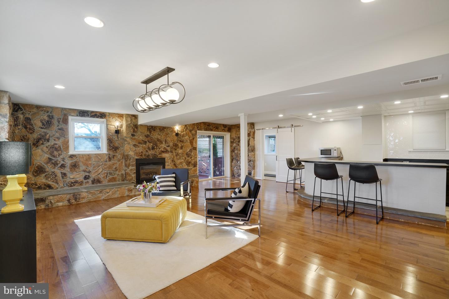 1026 BIRCH ST, FALLS CHURCH, Virginia 22046, 4 Bedrooms Bedrooms, ,3 BathroomsBathrooms,Residential,For sale,1026 BIRCH ST,VAFA2003488 MLS # VAFA2003488 1026 BIRCH ST, FALLS CHURCH, Virginia 22046, 4 Bedrooms Bedrooms, ,3 BathroomsBathrooms,Residential,For sale,1026 BIRCH ST,VAFA2003488 MLS # VAFA2003488