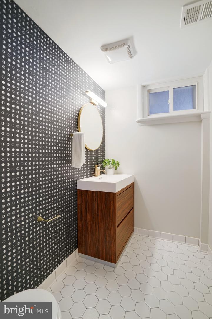 1026 BIRCH ST, FALLS CHURCH, Virginia 22046, 4 Bedrooms Bedrooms, ,3 BathroomsBathrooms,Residential,For sale,1026 BIRCH ST,VAFA2003488 MLS # VAFA2003488 1026 BIRCH ST, FALLS CHURCH, Virginia 22046, 4 Bedrooms Bedrooms, ,3 BathroomsBathrooms,Residential,For sale,1026 BIRCH ST,VAFA2003488 MLS # VAFA2003488