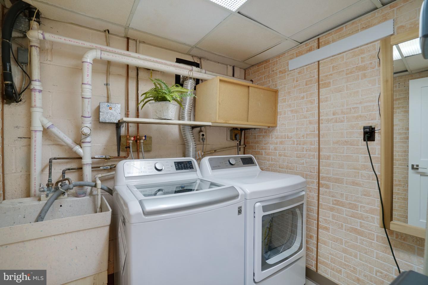 1026 BIRCH ST, FALLS CHURCH, Virginia 22046, 4 Bedrooms Bedrooms, ,3 BathroomsBathrooms,Residential,For sale,1026 BIRCH ST,VAFA2003488 MLS # VAFA2003488 1026 BIRCH ST, FALLS CHURCH, Virginia 22046, 4 Bedrooms Bedrooms, ,3 BathroomsBathrooms,Residential,For sale,1026 BIRCH ST,VAFA2003488 MLS # VAFA2003488