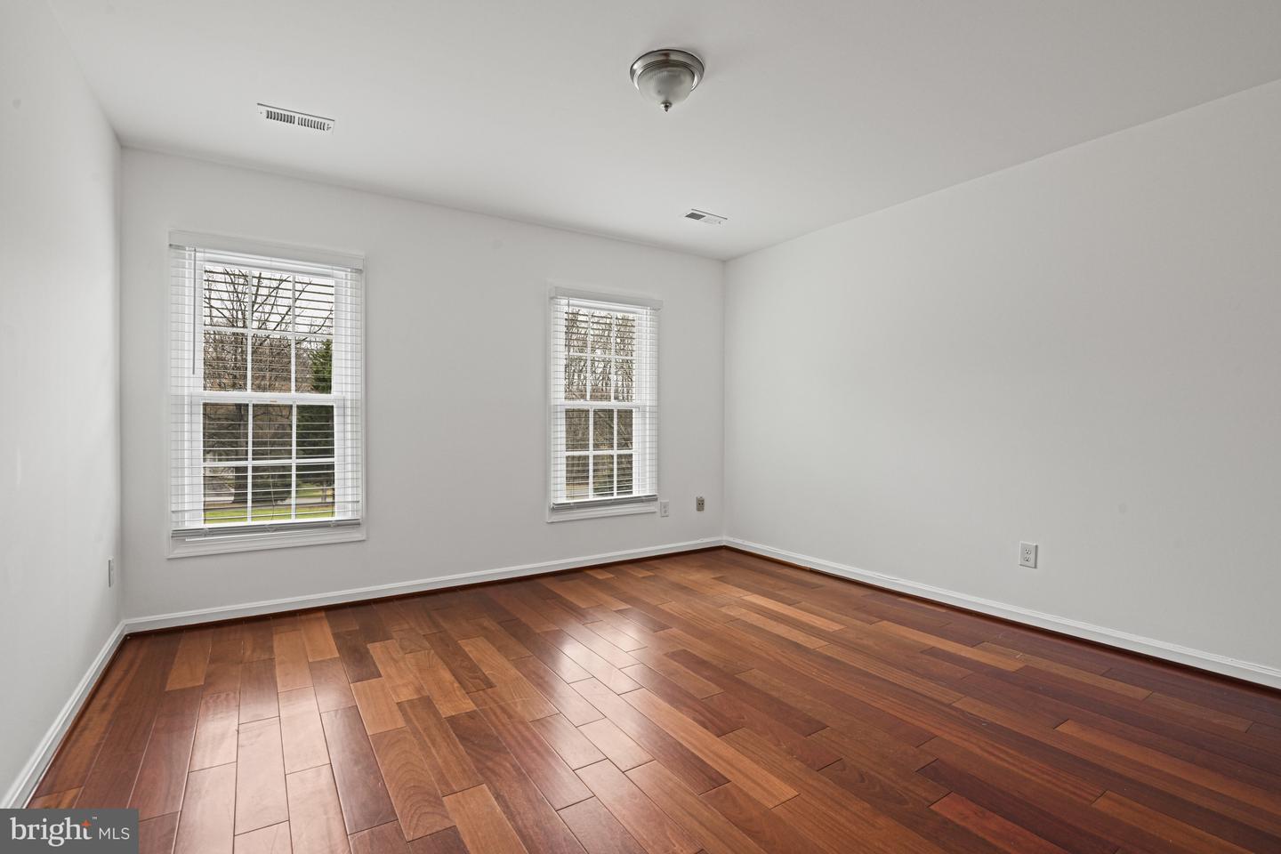 355 SPRINGVALE RD, GREAT FALLS, Virginia 22066, 4 Bedrooms Bedrooms, ,3 BathroomsBathrooms,Residential,For sale,355 SPRINGVALE RD,VAFX2281272 MLS # VAFX2281272