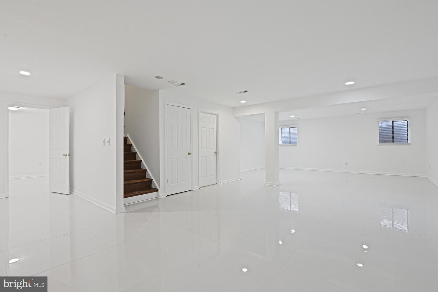 355 SPRINGVALE RD, GREAT FALLS, Virginia 22066, 4 Bedrooms Bedrooms, ,3 BathroomsBathrooms,Residential,For sale,355 SPRINGVALE RD,VAFX2281272 MLS # VAFX2281272