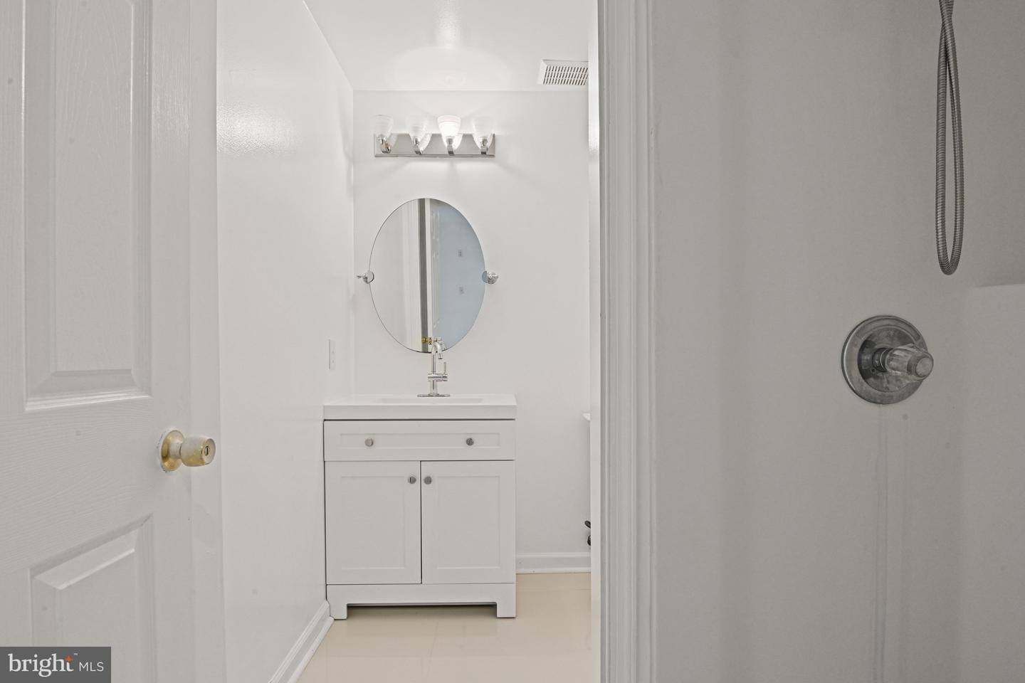 355 SPRINGVALE RD, GREAT FALLS, Virginia 22066, 4 Bedrooms Bedrooms, ,3 BathroomsBathrooms,Residential,For sale,355 SPRINGVALE RD,VAFX2281272 MLS # VAFX2281272