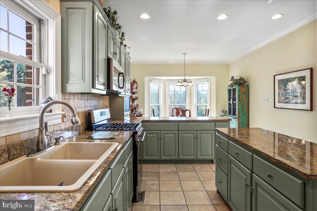 40 BIRDSONG LN, EDINBURG, Virginia 22824, 4 Bedrooms Bedrooms, 9 Rooms Rooms,3 BathroomsBathrooms,Residential,For sale,40 BIRDSONG LN,VASH2013138 MLS # VASH2013138