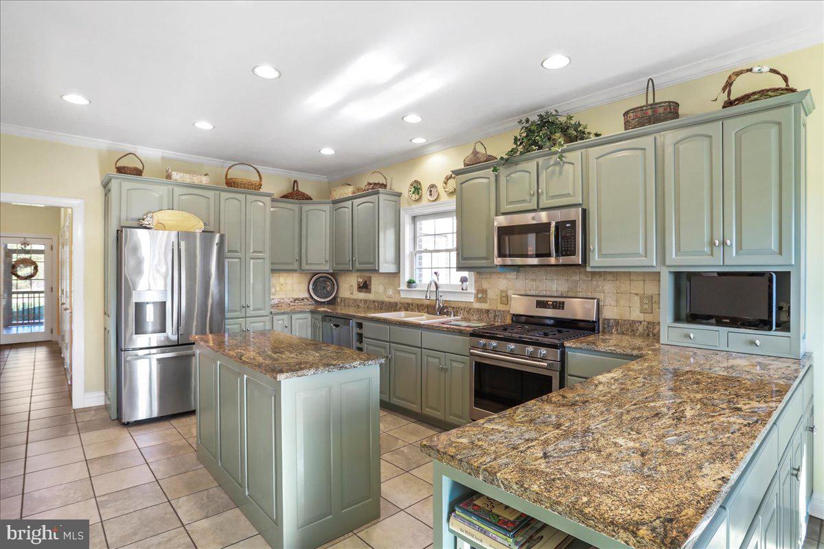 40 BIRDSONG LN, EDINBURG, Virginia 22824, 4 Bedrooms Bedrooms, 9 Rooms Rooms,3 BathroomsBathrooms,Residential,For sale,40 BIRDSONG LN,VASH2013138 MLS # VASH2013138