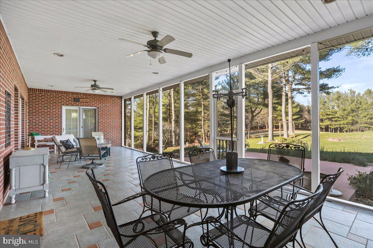 40 BIRDSONG LN, EDINBURG, Virginia 22824, 4 Bedrooms Bedrooms, 9 Rooms Rooms,3 BathroomsBathrooms,Residential,For sale,40 BIRDSONG LN,VASH2013138 MLS # VASH2013138