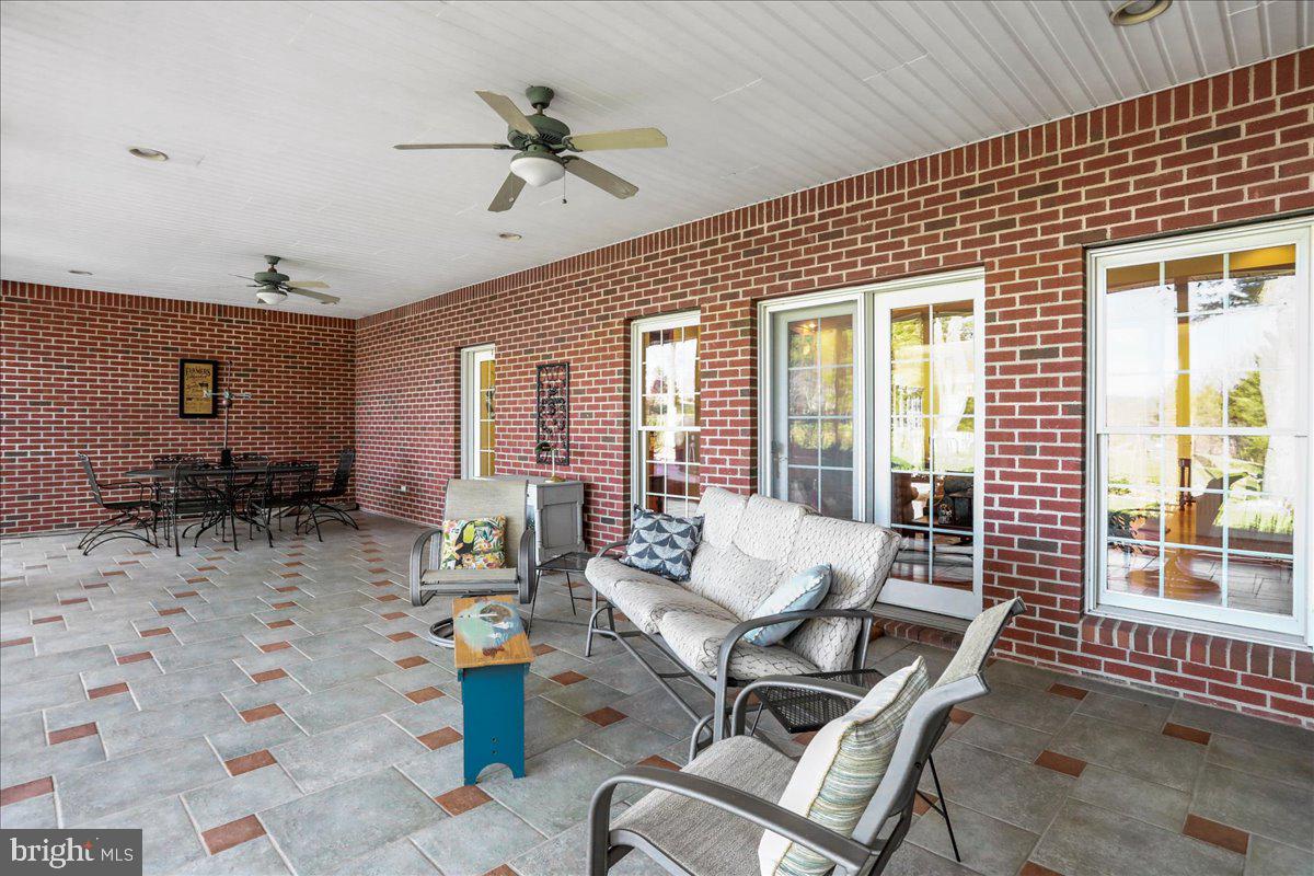 40 BIRDSONG LN, EDINBURG, Virginia 22824, 4 Bedrooms Bedrooms, 9 Rooms Rooms,3 BathroomsBathrooms,Residential,For sale,40 BIRDSONG LN,VASH2013138 MLS # VASH2013138