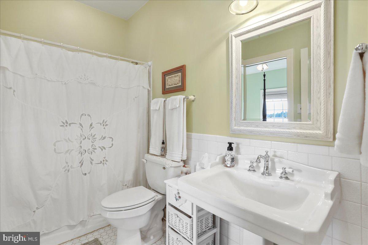 40 BIRDSONG LN, EDINBURG, Virginia 22824, 4 Bedrooms Bedrooms, 9 Rooms Rooms,3 BathroomsBathrooms,Residential,For sale,40 BIRDSONG LN,VASH2013138 MLS # VASH2013138