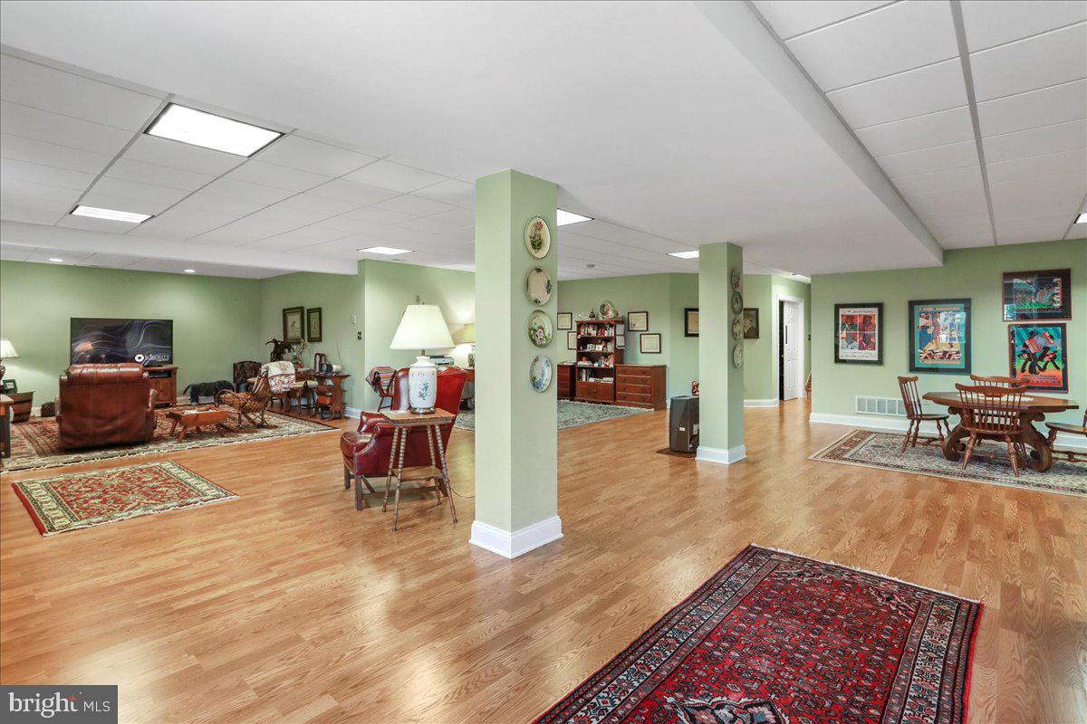 40 BIRDSONG LN, EDINBURG, Virginia 22824, 4 Bedrooms Bedrooms, 9 Rooms Rooms,3 BathroomsBathrooms,Residential,For sale,40 BIRDSONG LN,VASH2013138 MLS # VASH2013138