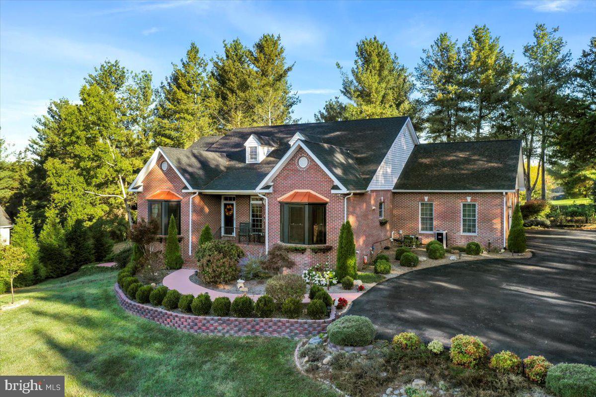 40 BIRDSONG LN, EDINBURG, Virginia 22824, 4 Bedrooms Bedrooms, 9 Rooms Rooms,3 BathroomsBathrooms,Residential,For sale,40 BIRDSONG LN,VASH2013138 MLS # VASH2013138