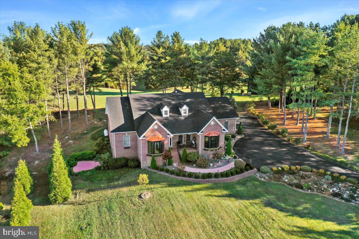 40 BIRDSONG LN, EDINBURG, Virginia 22824, 4 Bedrooms Bedrooms, 9 Rooms Rooms,3 BathroomsBathrooms,Residential,For sale,40 BIRDSONG LN,VASH2013138 MLS # VASH2013138