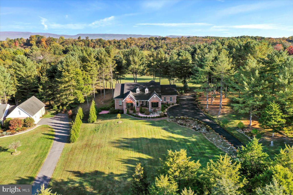 40 BIRDSONG LN, EDINBURG, Virginia 22824, 4 Bedrooms Bedrooms, 9 Rooms Rooms,3 BathroomsBathrooms,Residential,For sale,40 BIRDSONG LN,VASH2013138 MLS # VASH2013138