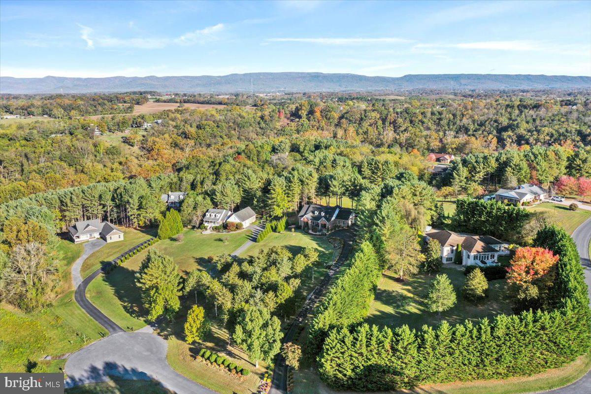 40 BIRDSONG LN, EDINBURG, Virginia 22824, 4 Bedrooms Bedrooms, 9 Rooms Rooms,3 BathroomsBathrooms,Residential,For sale,40 BIRDSONG LN,VASH2013138 MLS # VASH2013138