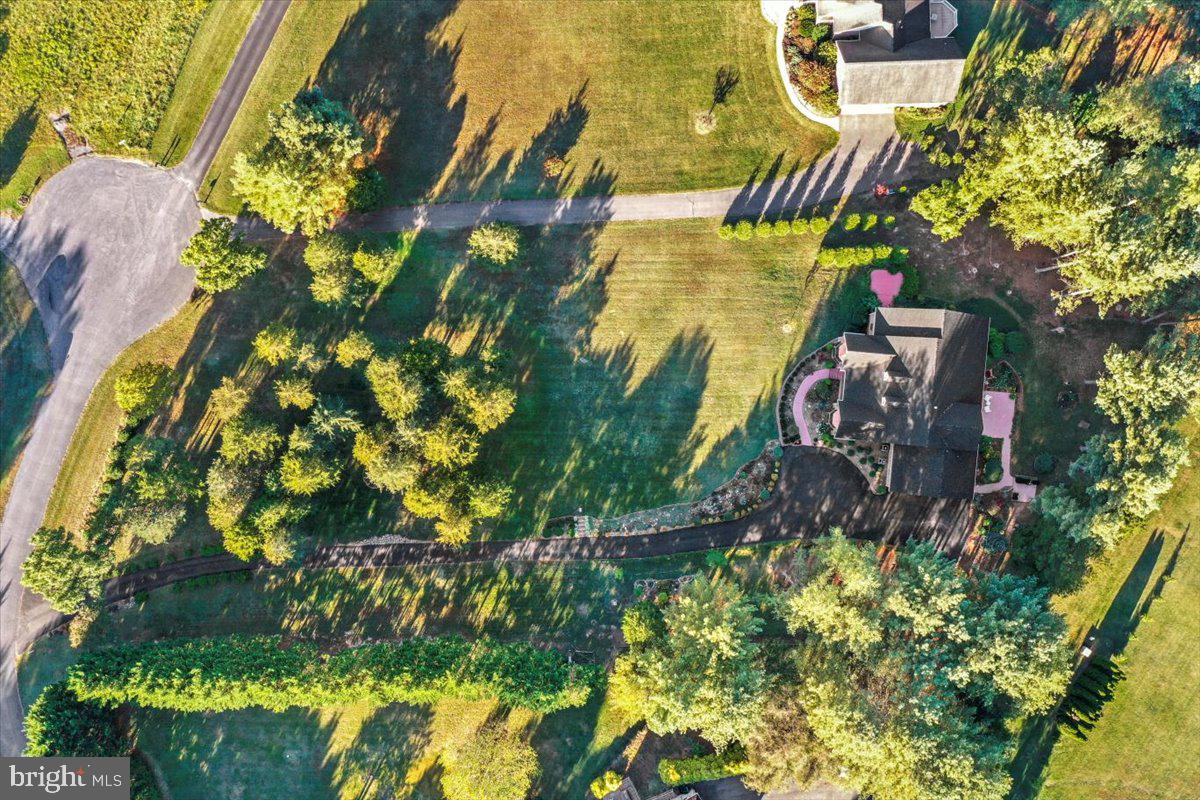 40 BIRDSONG LN, EDINBURG, Virginia 22824, 4 Bedrooms Bedrooms, 9 Rooms Rooms,3 BathroomsBathrooms,Residential,For sale,40 BIRDSONG LN,VASH2013138 MLS # VASH2013138