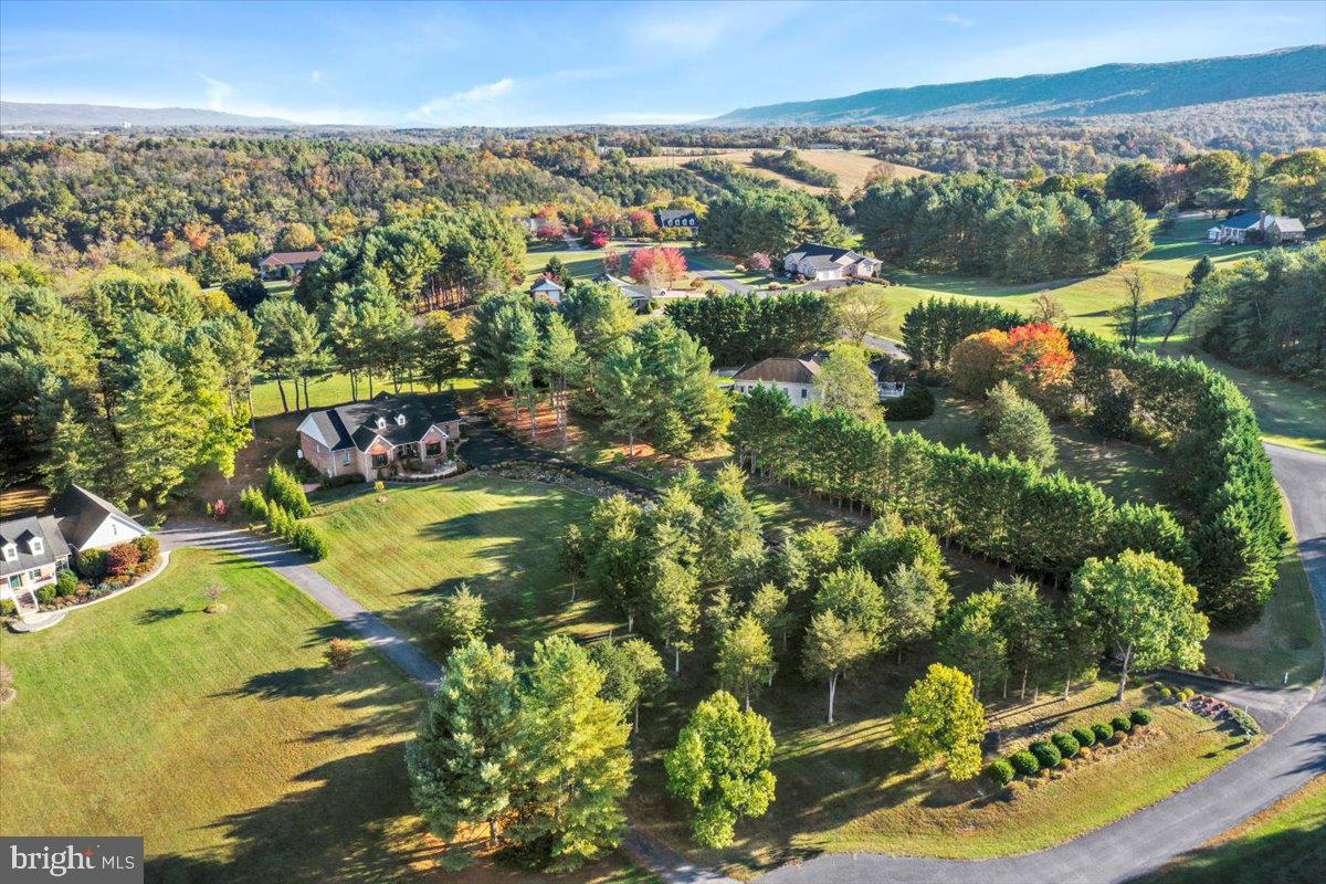 40 BIRDSONG LN, EDINBURG, Virginia 22824, 4 Bedrooms Bedrooms, 9 Rooms Rooms,3 BathroomsBathrooms,Residential,For sale,40 BIRDSONG LN,VASH2013138 MLS # VASH2013138