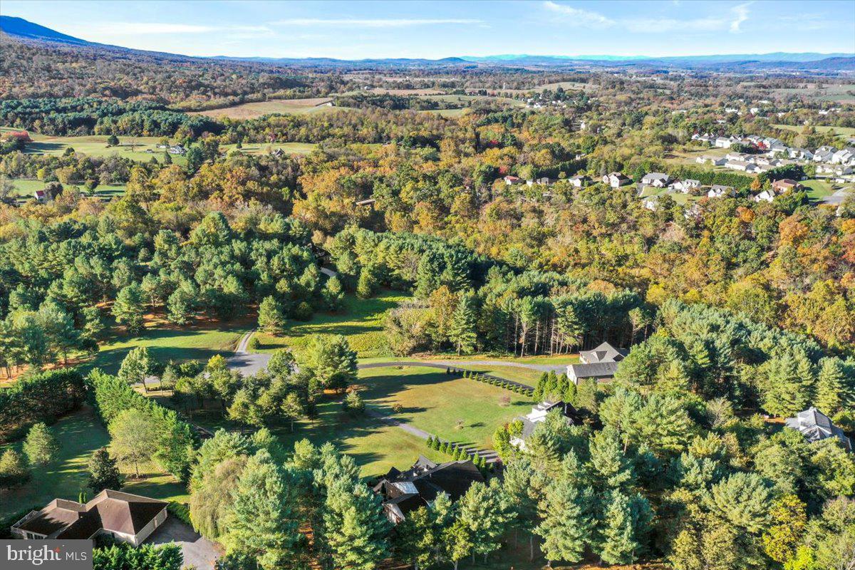 40 BIRDSONG LN, EDINBURG, Virginia 22824, 4 Bedrooms Bedrooms, 9 Rooms Rooms,3 BathroomsBathrooms,Residential,For sale,40 BIRDSONG LN,VASH2013138 MLS # VASH2013138